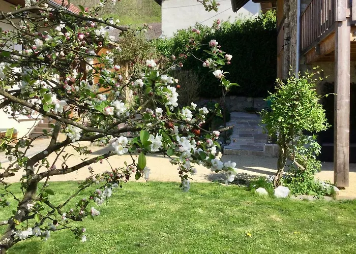 Antre Lacs Bed & Breakfast 3*